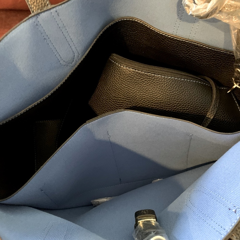 Tutilo Carry The Day Tote includes Take Away Clutch - Picture 6 of 6
